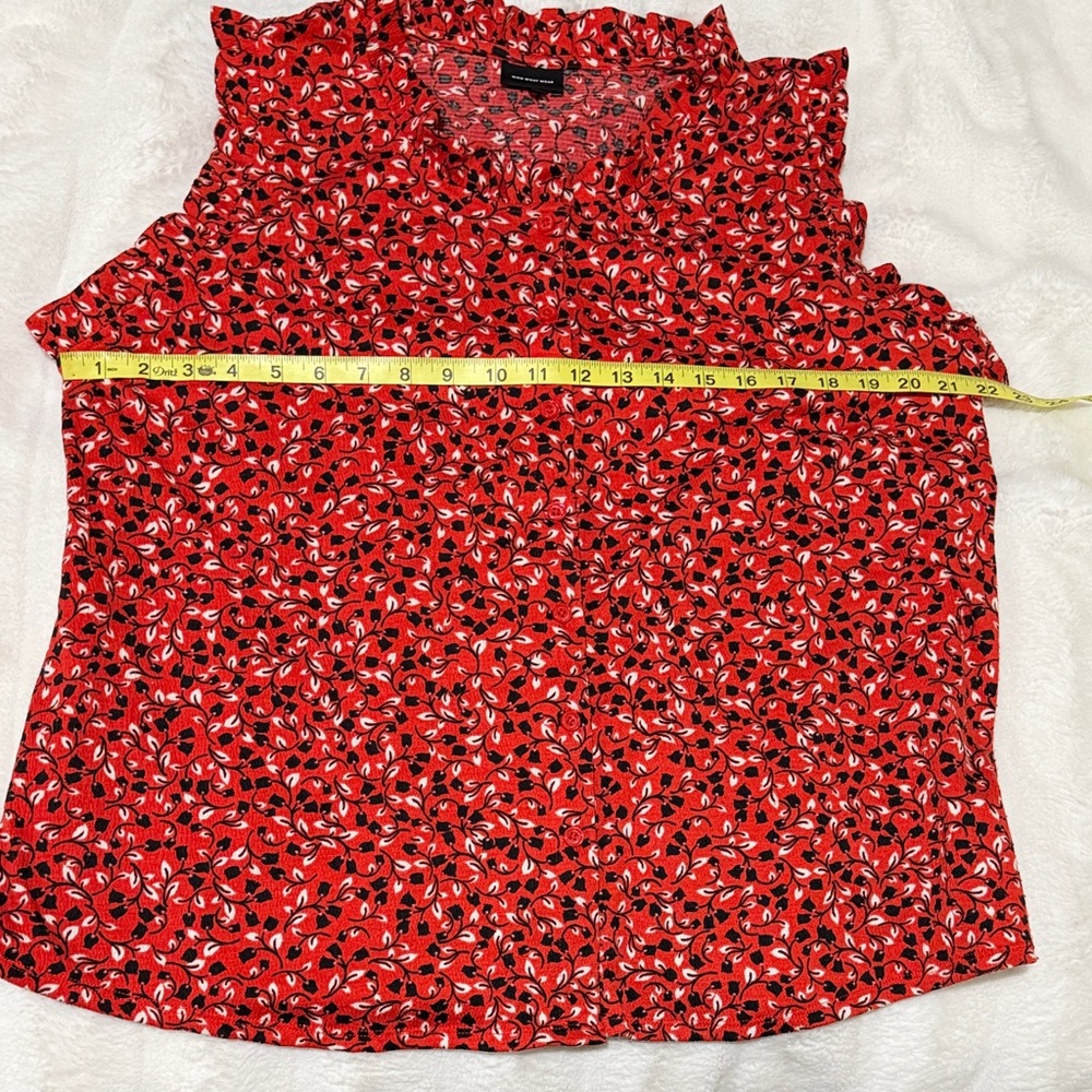 Who What Wear Size XXL Red Floral Ruffle Sleeveless Top - Picture 6 of 8